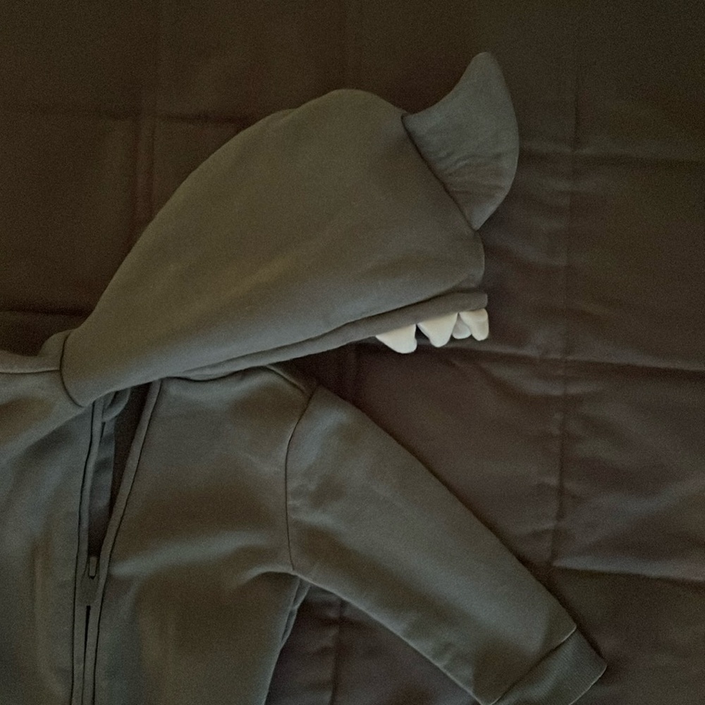 Shark hoodie long sleeve zip up sweat suit.
